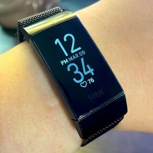 Fitbit Charge 4